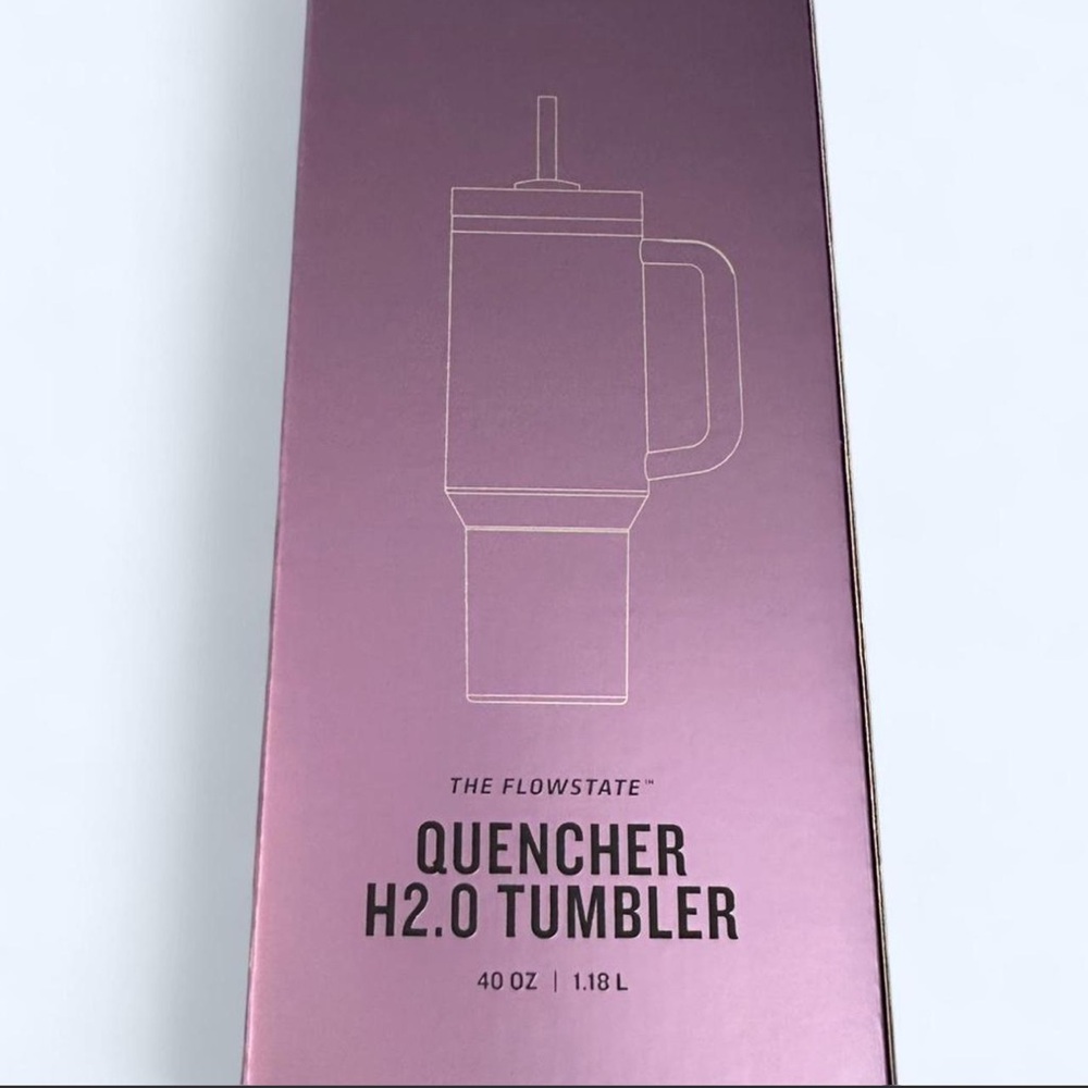 Stanley x Olivia Rodrigo Tumbler - Picture 5 of 7